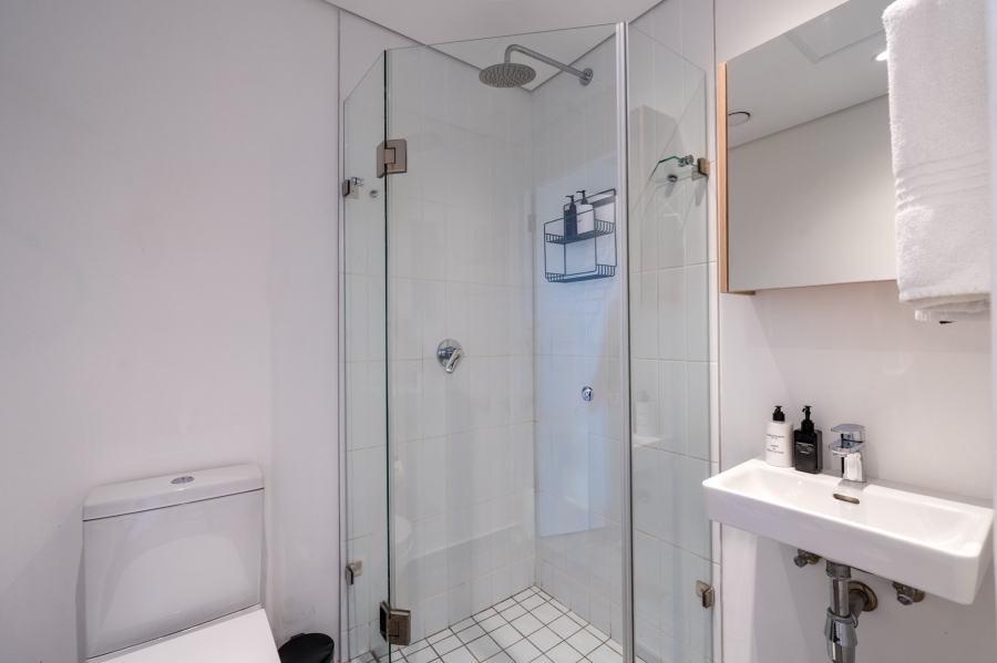 1 Bedroom Property for Sale in Sea Point Western Cape